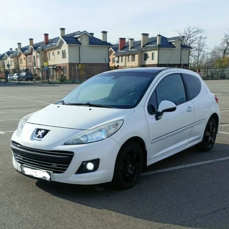 425 �.p. Peugeot 207, 2010 �.�