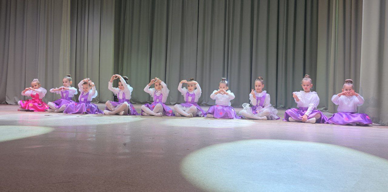 Сердца наполнились теплом: в Докучаевске отметили День матери