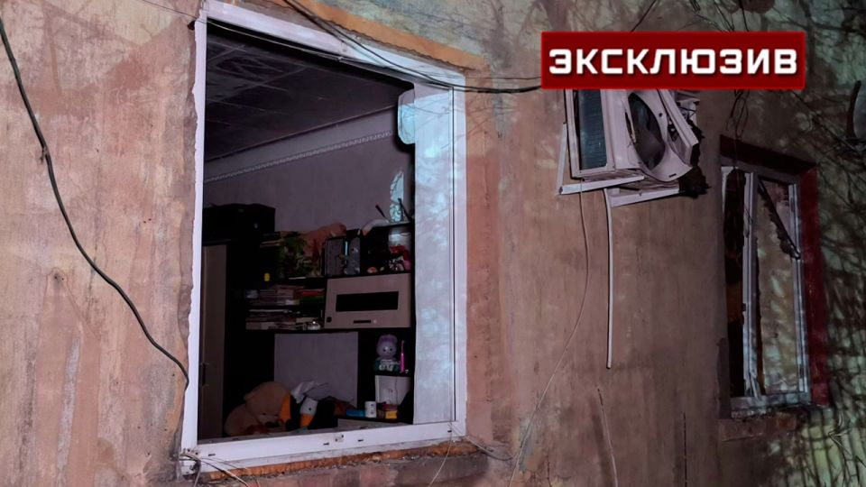 Корреспондент «Звезды» показал последствия удара ВСУ по жилому дому в Донецке