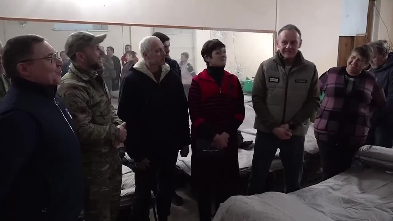 Глава ДНР Денис Пушилин с секретарем Генсовета «Единой России» Владимиром Якушевым: