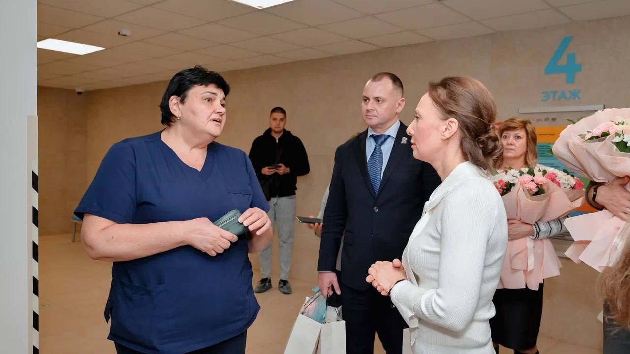 Сергей Прокопенко и Анна Кузнецова посетили медицинские учреждения ДНР