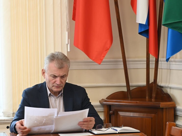 В Красноярском крае арестовали мужчину, который сломал нос мэру Енисейска на личном приёме