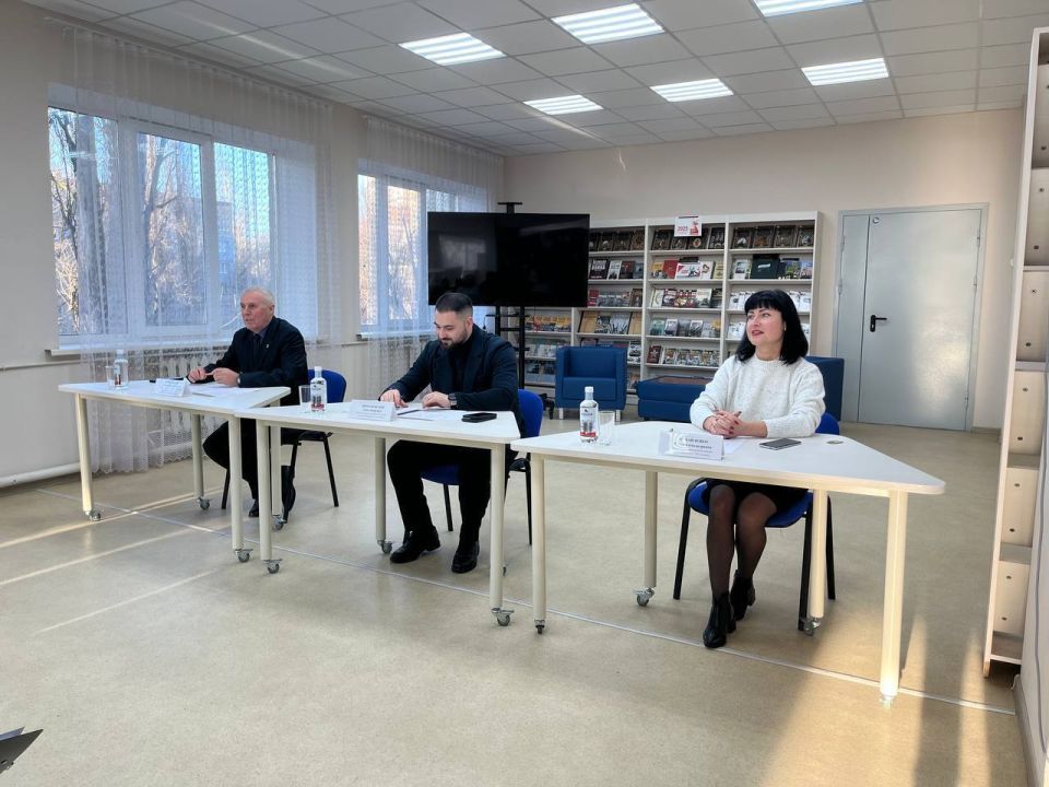 Евгений Поплавский: Встретился в рабочем формате с врио министра молодежной политики Денисом Шимановским