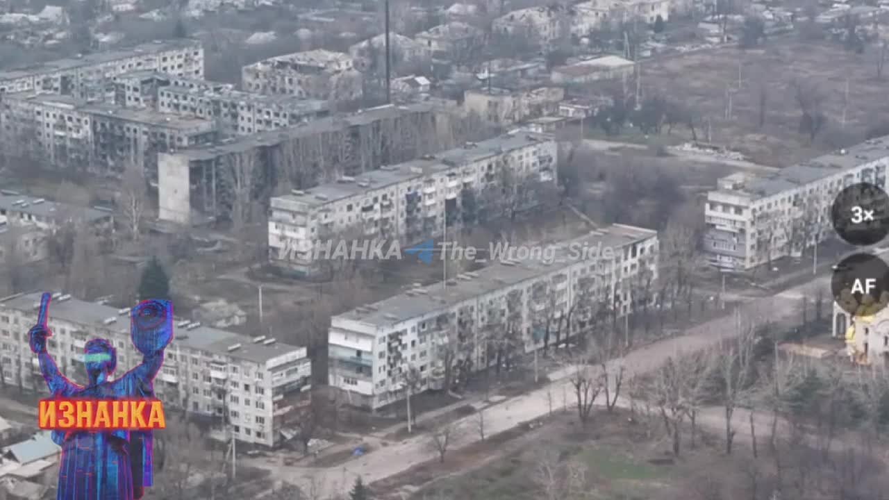 Российские военные сняли эпичный "прилет" авиабомбы ФАБ-1500 с системой УМПК по позициям ВСУ в Мирнограде, видео Telegram-канала "Изнанка"