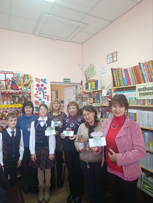 Александр Пеняев: 26 ноября в библиотеке — филиале №1 города Ясиноватая состоялся тёплый и душевный телемост «О, как прекрасно слово — мама!», объединивший нас с Детской библиотекой имени Внукова из Санкт-Петербурга в честь...