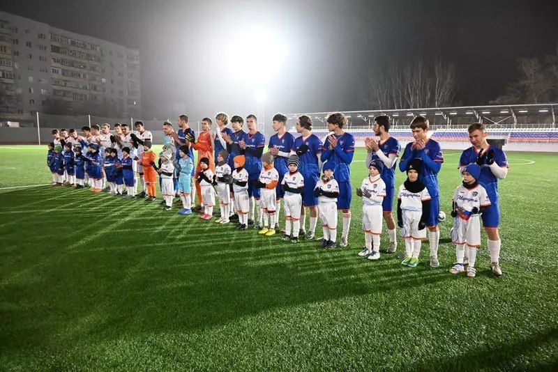 1 В Мариуполе после реконструкции открылся спортивный комплекс «Портовик»