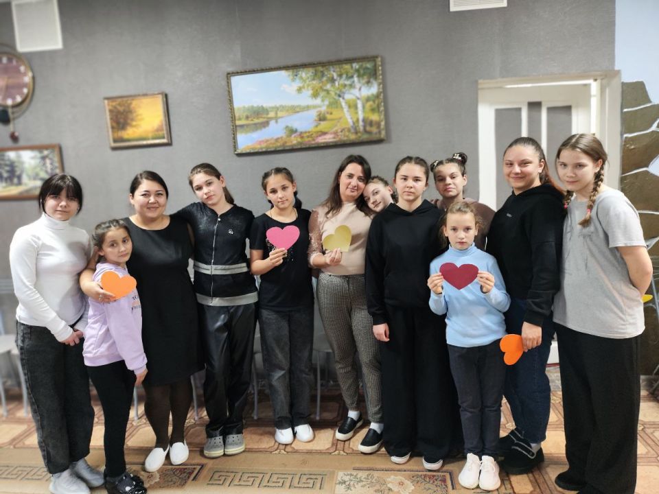 «При солнышке тепло, при матушке добро»: Праздник в Харцызском Социально-реабилитационном центре