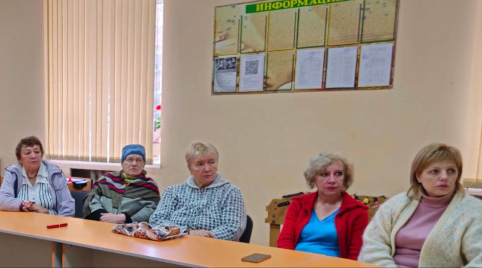 Материнская любовь — самое светлое и бескорыстное чувство, которое не знает границ. День матери — важный социальный и культурный праздник, символ признательности и уважения к роли мамы в семье и обществе