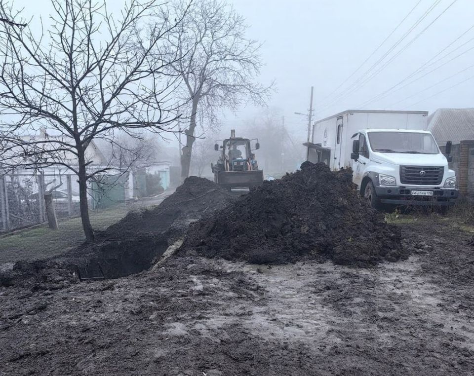 В Харцызске продолжается ремонт сетей для улучшения водоснабжения жителей