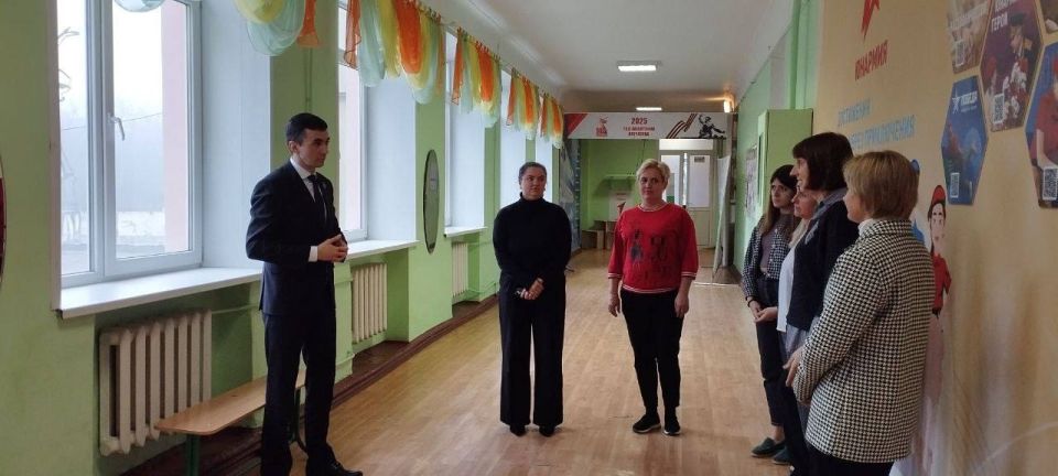 1 декабря депутат Макеевского городского совета Сергей Зуев провел встречу по адресу:г.о. Макеевка, г. Макеевка, ул. Панченко, д.53, в рамках поручения Главы ДНР Дениса Пушилина