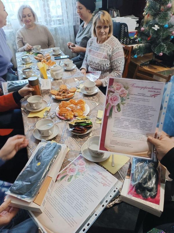 В Харцызске прошел особенный день, посвященный тем, кто дарит тепло и заботу детям, оказавшимся в трудной жизненной ситуации