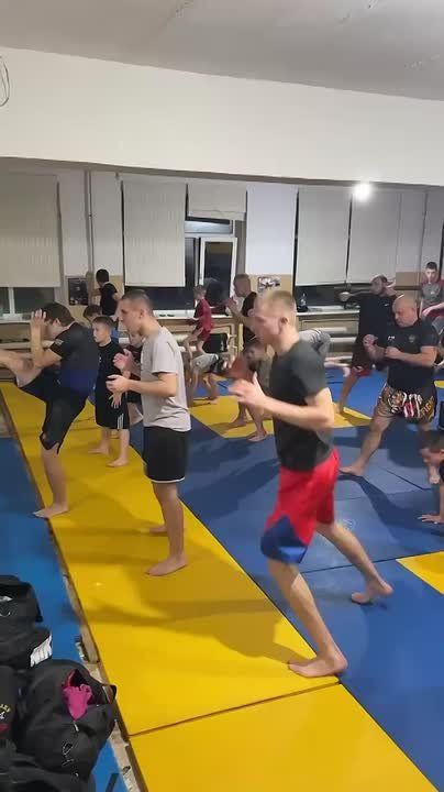 В Торезе, Донецкая область есть замечательный тренер, ополченец 2014г, участник СВО 22 год