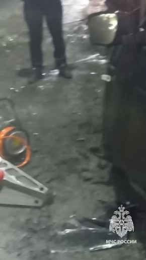 В Макеевке сотрудники МЧС России спасли молодого человека, пострадавшего в ДТП