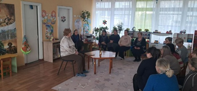 Сегодня, 3 декабря, заместитель главы администрации городского округа Макеевка Ирина Валентиновна Сидякина провела встречу по адресу: г. Макеевка, ул. Ленина,19, в рамках поручения Главы ДНР Дениса Пушилина