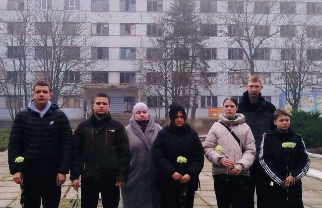 Активисты Движения Первых ГБОУ «Мироновская школа №10 г.о. Дебальцево» почтили память Неизвестного солдата