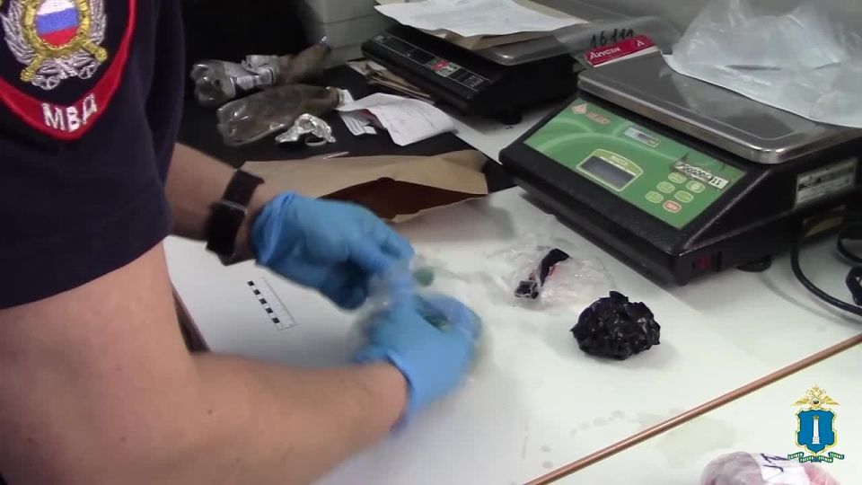 В Ульяновске сотрудники полиции ликвидировали онлайн-наркомаркет, задержав двух его организаторов