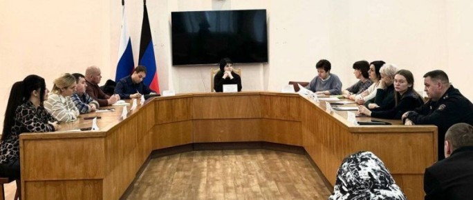 Полицейские приняли участие в заседании комиссии по делам несовершеннолетних