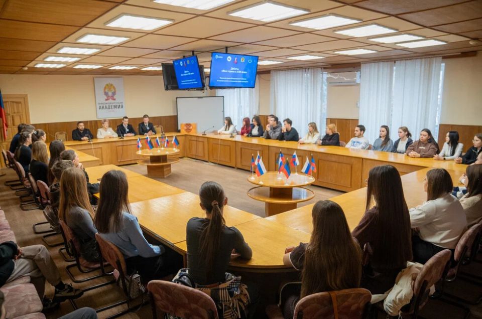 «Экстремизм прячется в мемах»: профилактические беседы с молодежью провели в ДНР