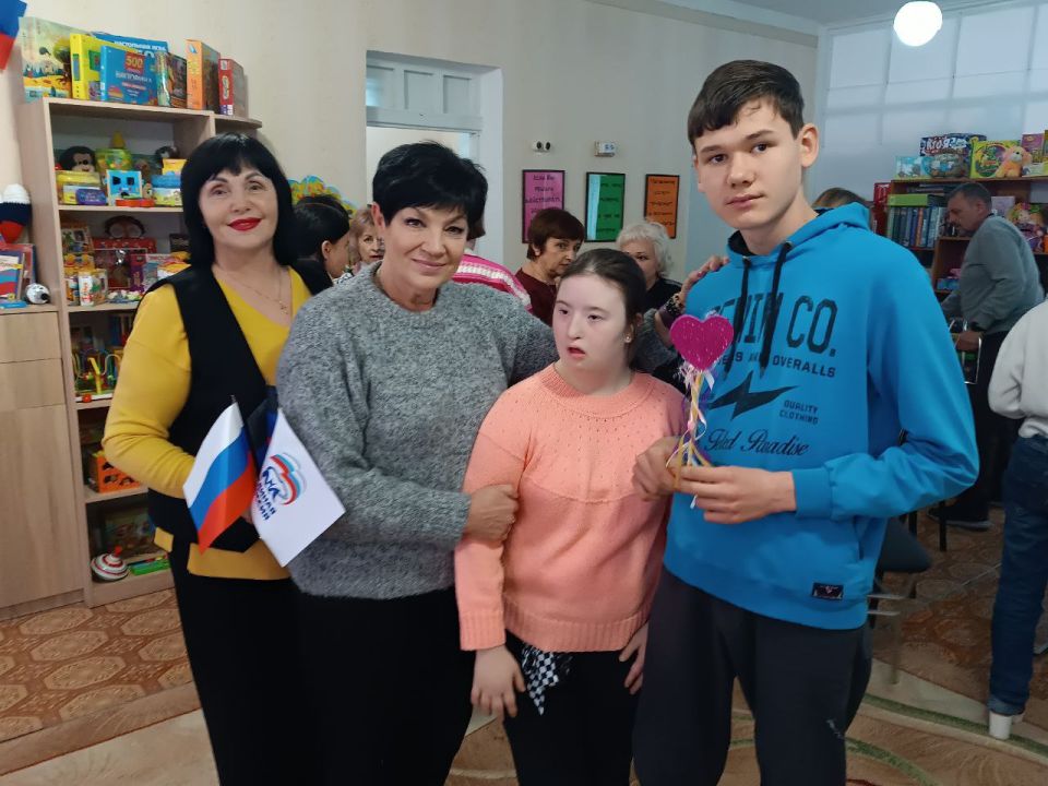 "Сердца, открытые добру: Вместе зажигаем звезды надежды!"