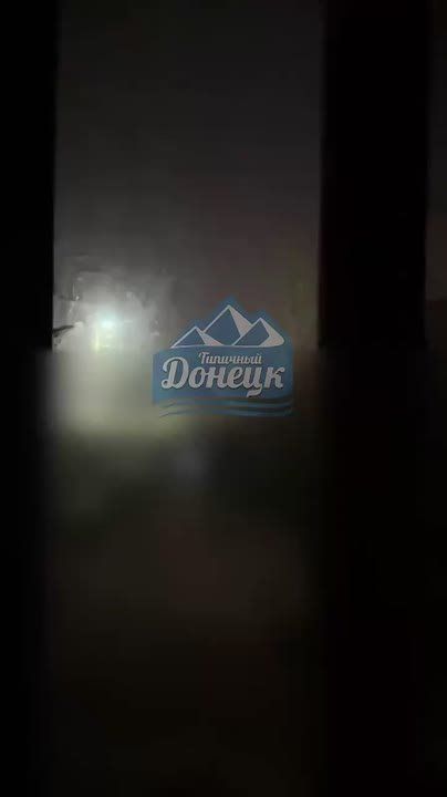 Момент прилета укро-БПЛА в Донецке попал на видео