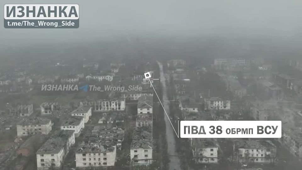 Димитров Опубликовано видео нанесения удара ФАБ-1500 по ПВД ВСУ в Димитрове [укр