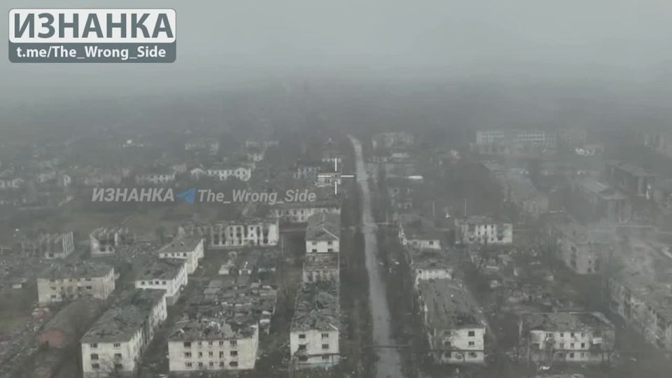 Удар при помощи ФАБ-1500 с УМПК по позициям ВСУ в Мирнограде