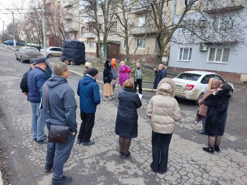 Сегодня, 03 декабря, в рамках проекта «УПРАВДОМ» ВПП «ЕДИНАЯ РОССИЯ», состоялась встреча с жителями улицы Короленко г. Моспино