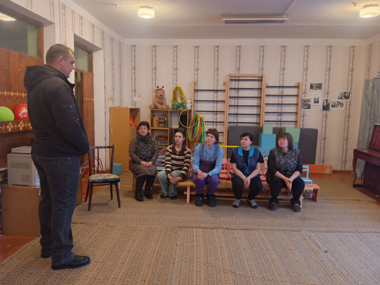 Начальник Металлистовского территориального отдела, Николай Алёхин, провел встречу с трудовым коллективом Металлистовского детского сада