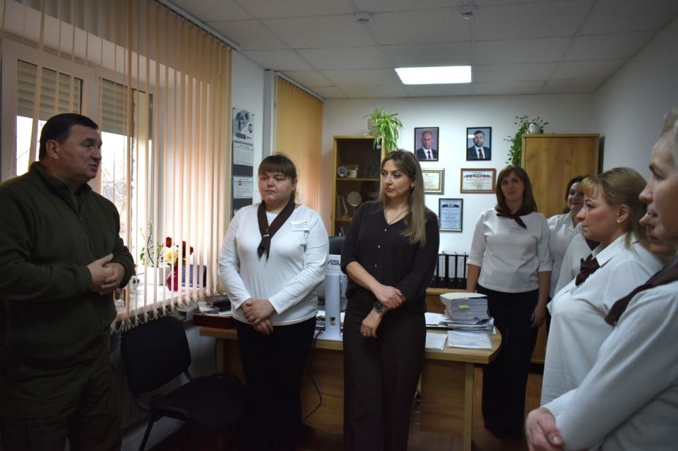 Игорь Лызов: Встретился с трудовым коллективом ГБУ «МФЦ ДНР» в Амвросиевке