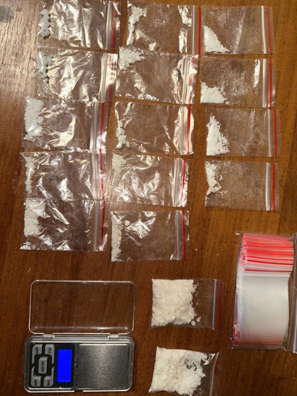 В Харцызске полицейские пресекли попытку незаконного сбыта наркотиков