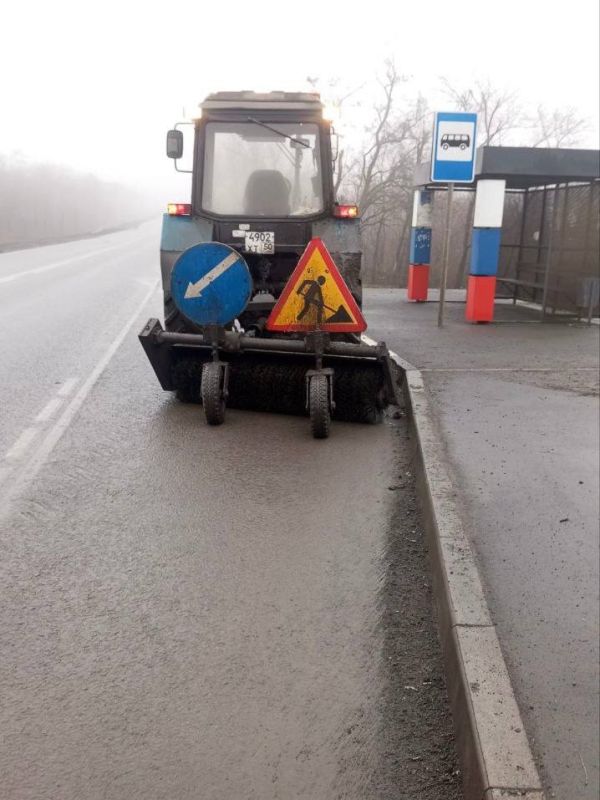 На нескольких автодорогах ДНР установили новые знаки