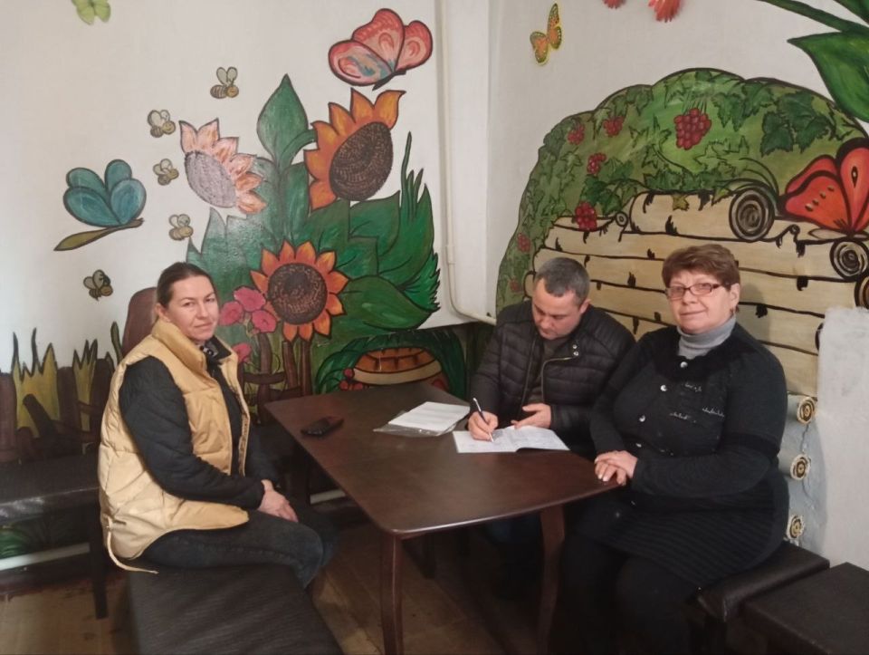 Встреча с населением. Депутат Торезского городского совета Донецкой Народной Республики Игорь Шинкарев провел встречу с населением по ул. Пятницкого