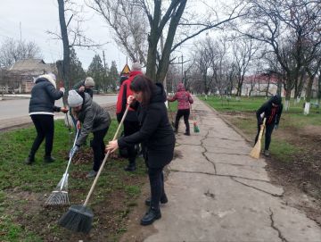  : , 4 ,     " " " ",              ...