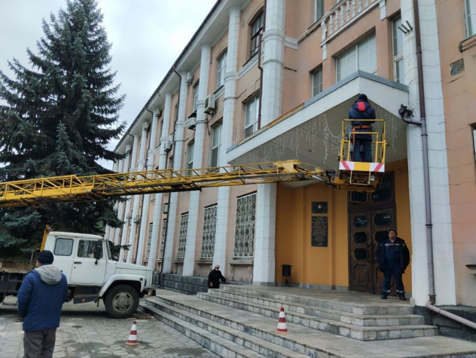 Предприятия, организации и учреждения Кировского внутригородского района города Макеевки готовятся ко встрече Новогодних и Рождественских праздников