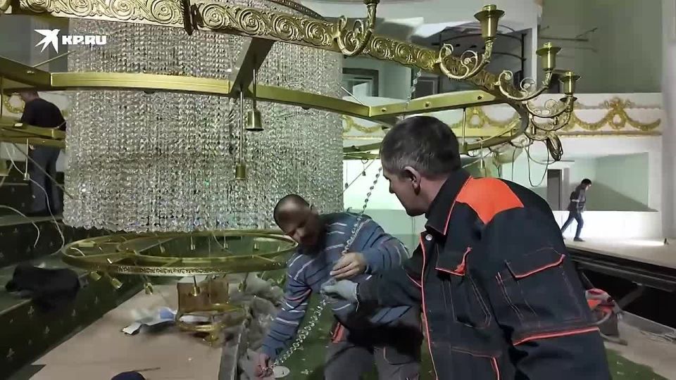 Культовость, величественность и роскошь: Как сегодня выглядит изнутри восстанавливаемый Мариупольский драмтеатр