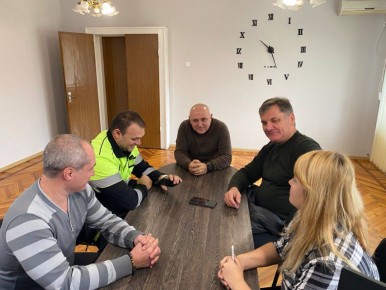 Сегодня председатель Мангушского муниципального совета, член фракции Всероссийской политической партии «Единая Россия» в Мангушском муниципальном совете, координатор проекта «Старший брат» партии «Единая Россия» Ставрулов...