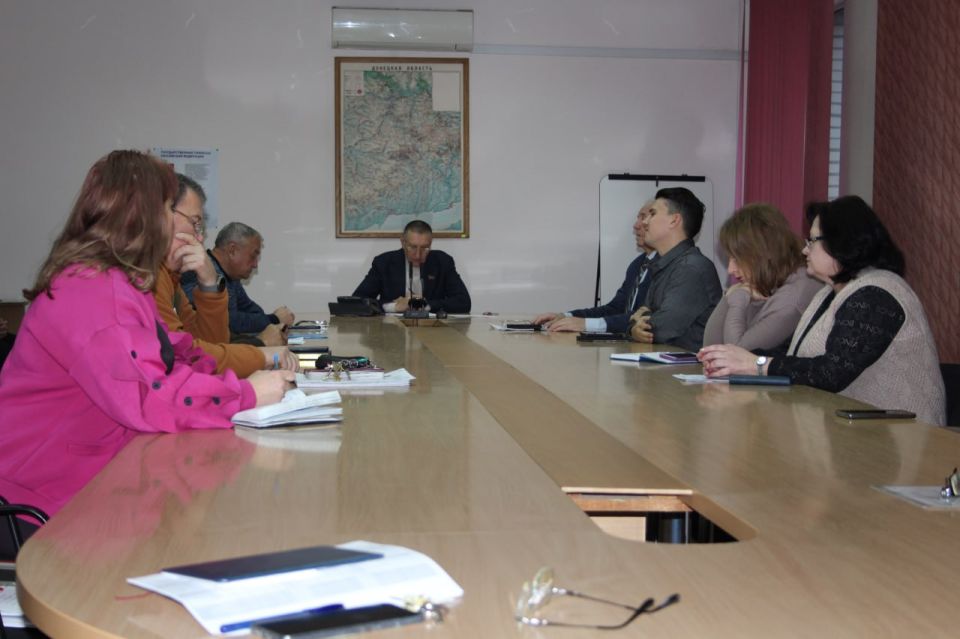 Сегодня, 4 декабря, депутат Макеевского городского совета Тарас Сидоренко провел встречу по адресу: г.о. Макеевка, г. Макеевка, пл. Советская, 2, по поручению Главы ДНР Дениса Пушилина