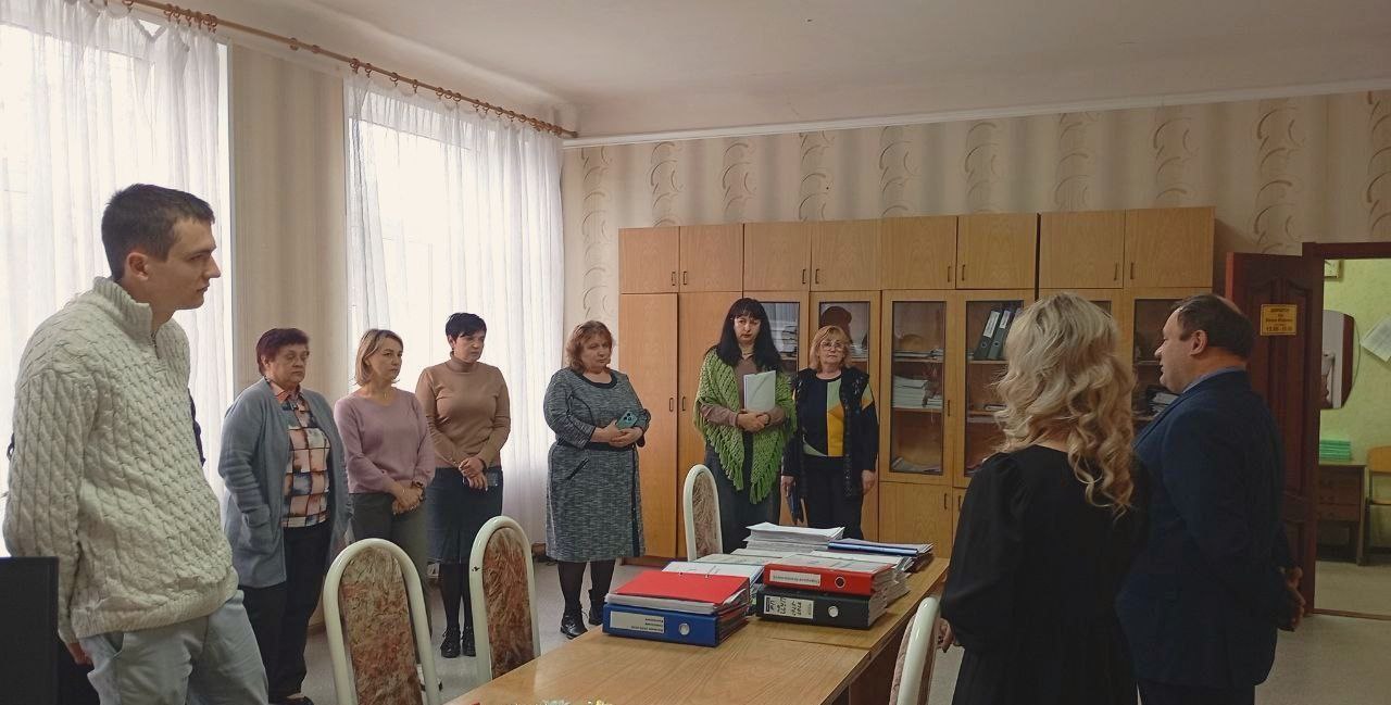 4 декабря начальник Управления образования Администрации городского округа Харцызск Николай Осипов провел встречу в коллективе ГБОУ "Гимназия " Доминанта" г.о. Харцызск"