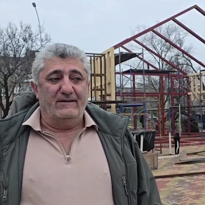 Якутия приступила к обшивке амфитеатра Дома детского и юношеского творчества в Докучаевске