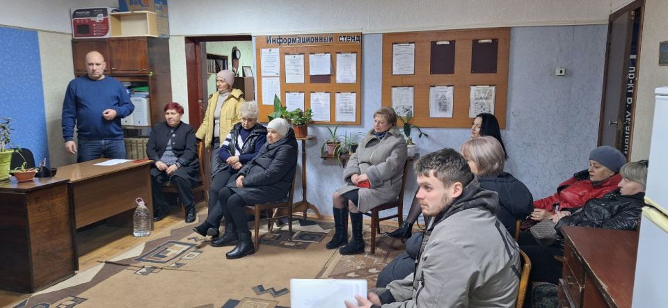 Сегодня, 5 декабря, первый заместитель руководителя Управы Советского внутригородского района Сергей Савельев провел встречу с жителями в АСТСЖ «Район»