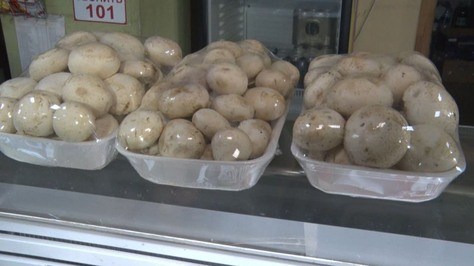 Иван Приходько: Активисты Народного контроля проверили ряд магазинов в Никитовском районе Горловки