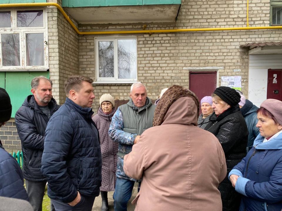 Евгений Поплавский: В городе Харцызске провел выездную встречу с жителями округа