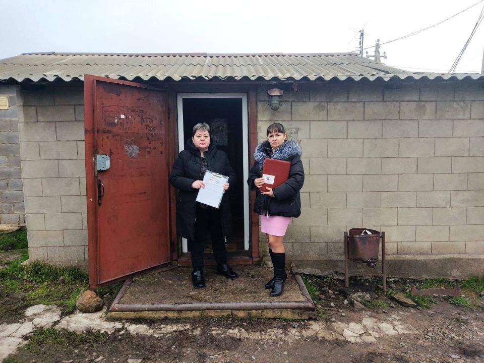 Сегодня, 05 декабря, в. г. Моспино прошел плановый рейд Народного контроля, по соблюдению правил торговли и санитарных норм