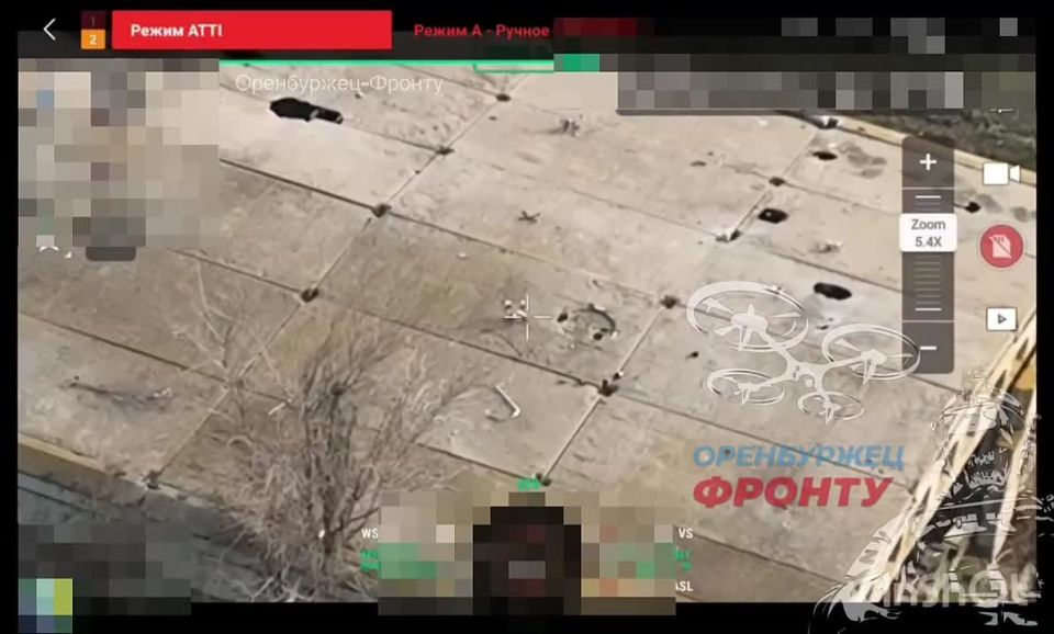 Примета времени.. Обнаружение и сброс по стоянке вражеских "ждунов" на крыше полуразрушенного здания в окрестностях н.п. Маяк в основании Добропольского выступа