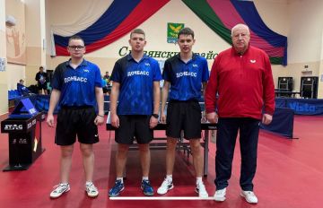 Евгений Ширшов: Прямо в эти минуты наша команда ведет ожесточенную битву за выход в финал Высшей лиги Кубани по настольному теннису!