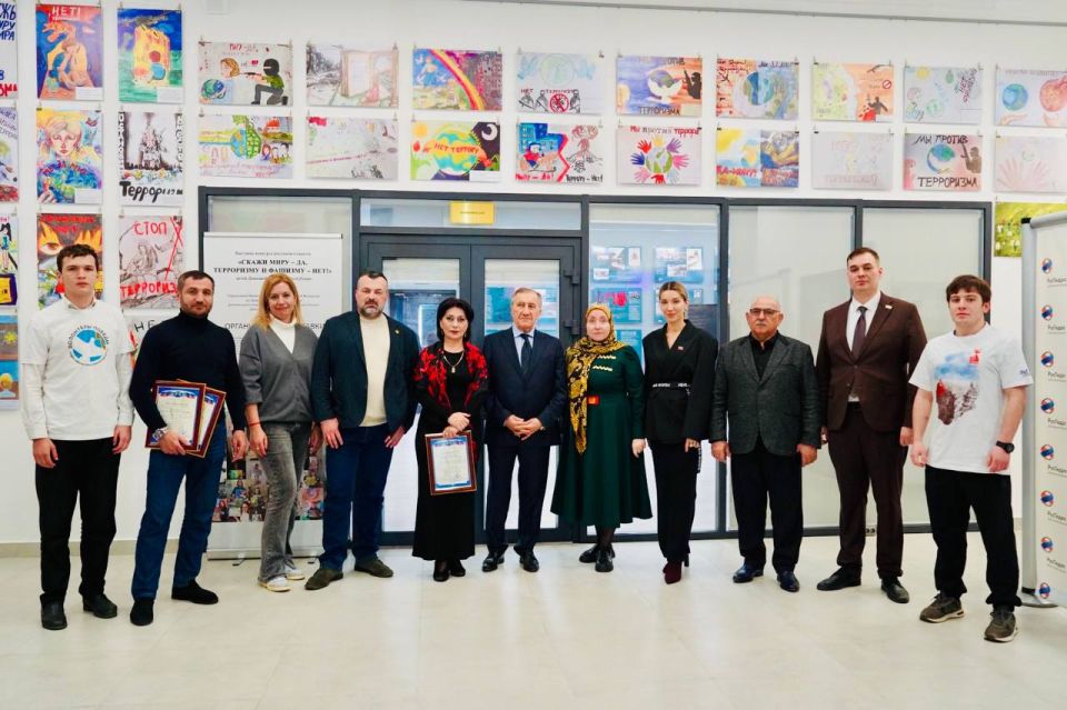 «Скажи миру - Да жизни, Нет терроризму»: как детские рисунки соединили Дагестан и Донбасс