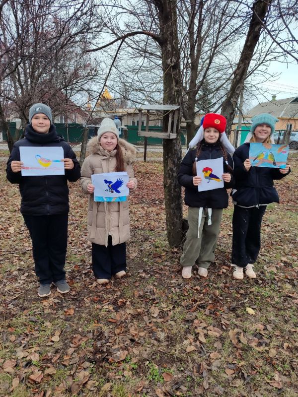 Школьники Ждановки приняли участие в акции «Покормите птиц зимой»