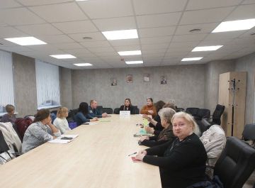 Члены Общественного совета муниципального образования городской округ Мариуполь, Гаврик Светлана Николаевна и Карпенцева Елена Станиславовна приняли участие во встрече руководителя управы Жовтневого внутригородского района...