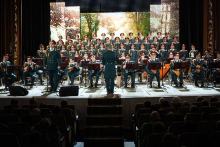 Михаил Желтяков: В преддверии Дня Героев Отечества на сцене Центра Славянской культуры выступил легендарный Академический ансамбль песни и пляски Российской Армии имени А.В. Александрова