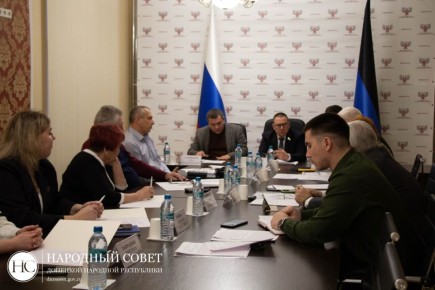 В Народном Совете обсудили развитие сферы образования в регионе